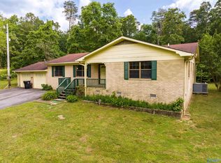 1708 Adamsburg Rd E, Fort Payne, AL 35967
