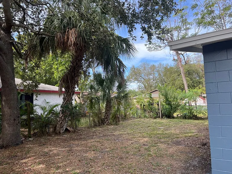 2821 Pershing Ave — Photo 4