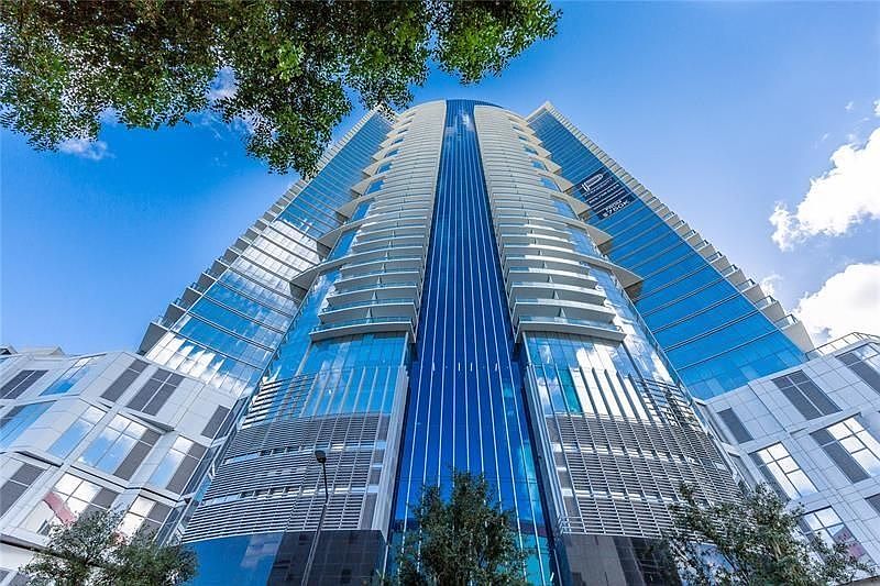 1st image of 851 NE 1st Ave #3207