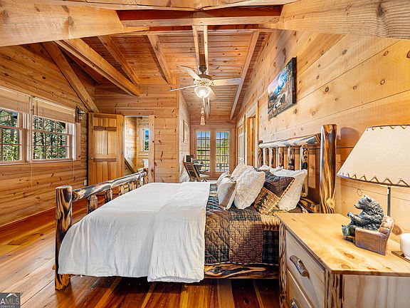 5th image of 451 Pinecrest Rd