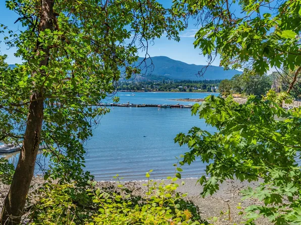 137 Pirates Ln #8, Nanaimo, BC V9R 6R1