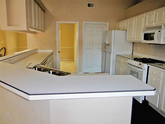 2nd image of 6605 Landover Cir