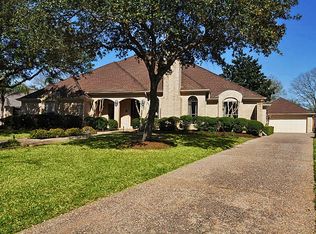 16 Glen Loch Ct, Sugar Land, TX 77479