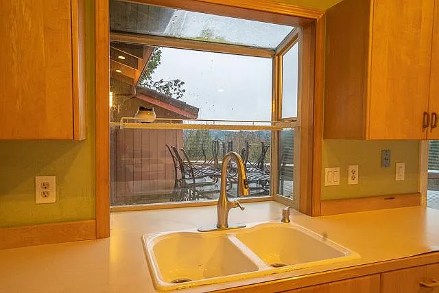 620 E Cedar St — Photo 9