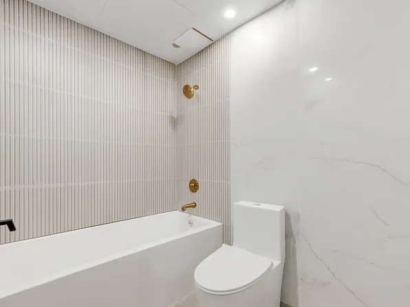 467 Grand Street image 8 of 9