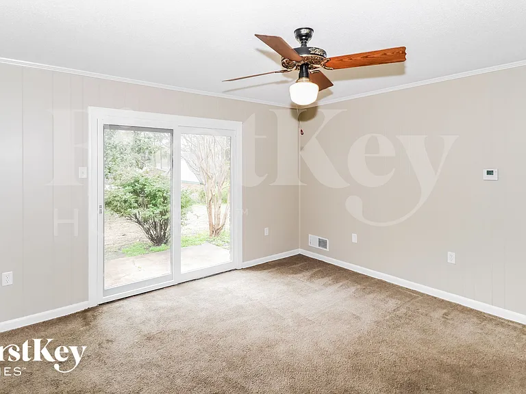 5373 Banbury Ave — Photo 7