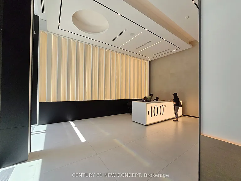 400 King St W #712 — Photo 13