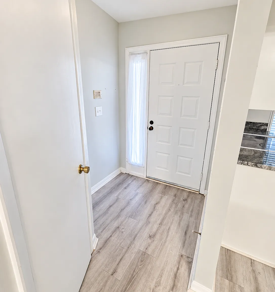 2 bed, 2.5 bath, 1211 sqft, $1,950 — Photo 2