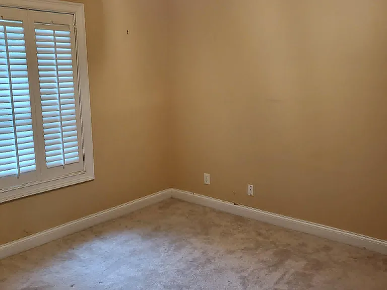 406 Royal Crest Cir — Photo 16