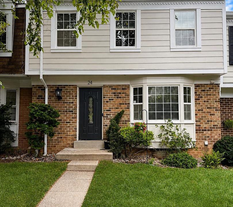 1st image of 24 Goodport Ln