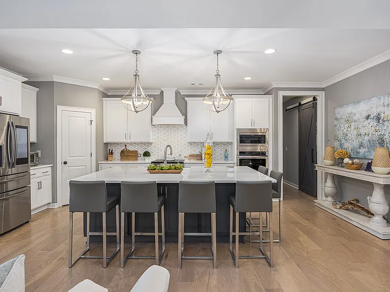 7444 Flatbush Dr — Photo 8