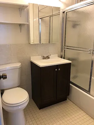 Rented by Alexiou Realty | media 2