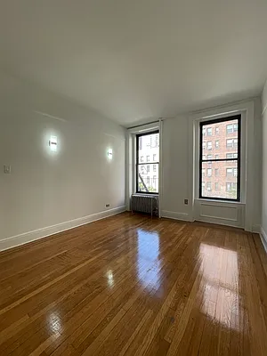 Rented by Peter R. Hungerford, LREB | media 22