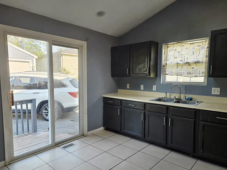 209 Trask St — Photo 3