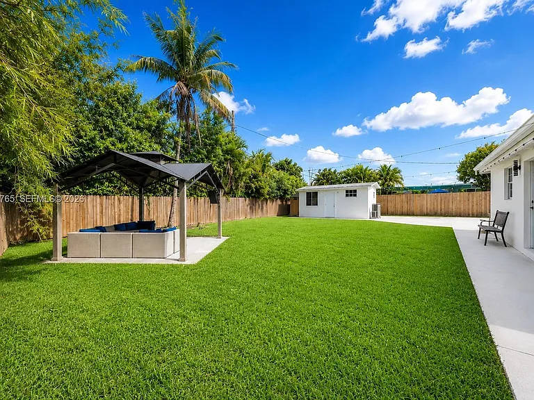 10731 SW 51st Dr — Photo 3