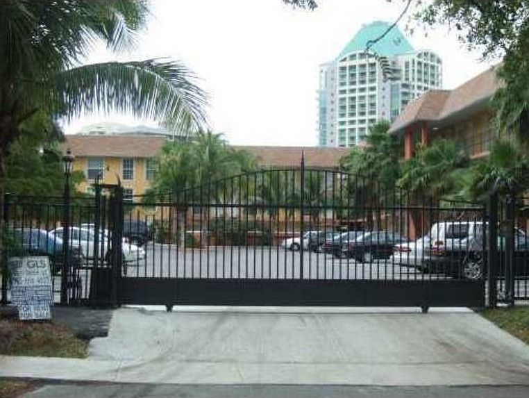 1st image of 3245 Virginia St APT 22
