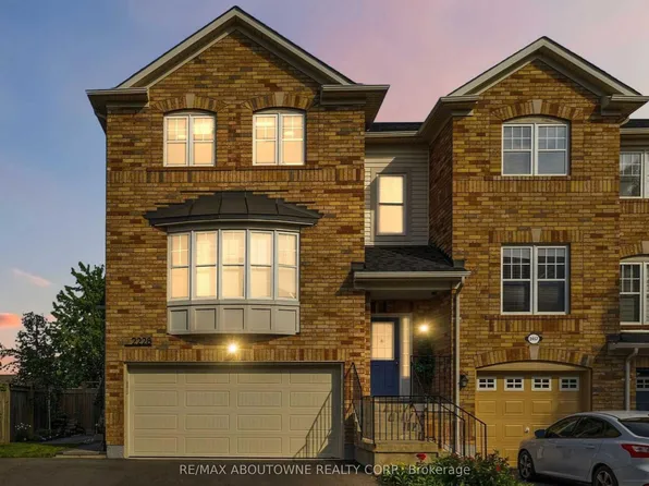 2228 Jillian Ln, Oakville, ON L6M 0G7