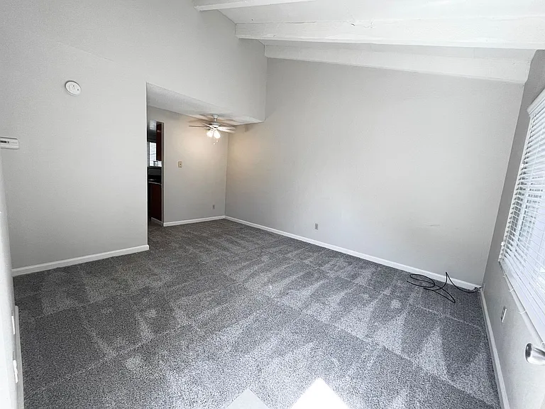 2206 V St #12 — Photo 3