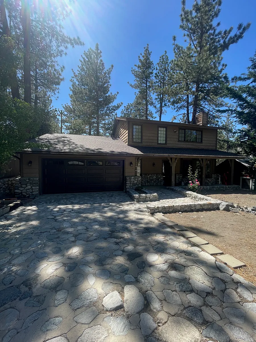 Building Photo - 5528 Dogwood Dr