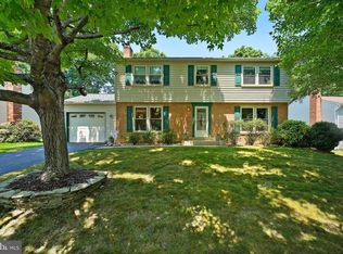 404 Cavendish St, Herndon, VA 20170