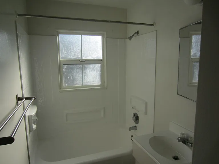 1319-1325 E Phillips St — Photo 14