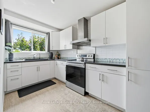 35 Rhonda Rd #31, Guelph, ON N1H 6H1
