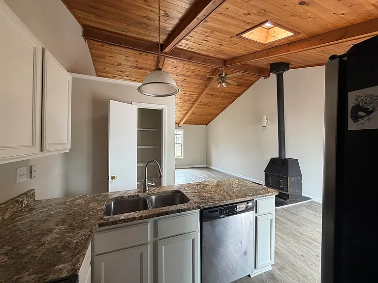 546 El Paseo Pl — Photo 12
