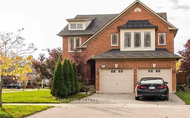 93 Bel Canto Cres
