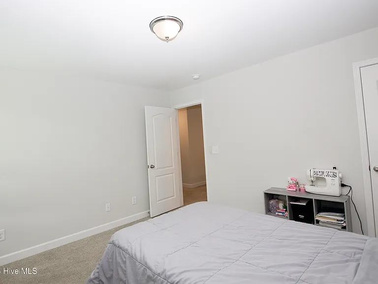 88 Kensington Dr — Photo 32