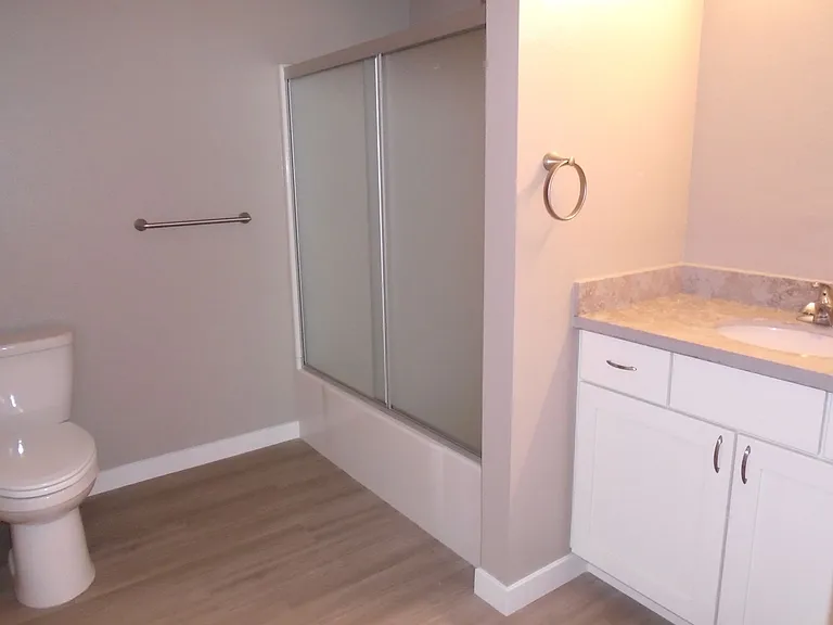2401 Broadway St — Photo 17