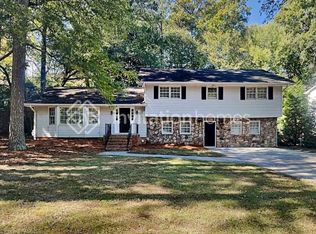 2571 Riverglenn Cir, Dunwoody, GA 30338