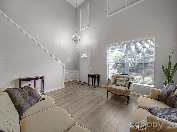 4th image of 11719 Woodmere Trace Dr