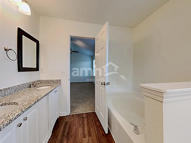 149 Sawhorse Dr — Photo 11