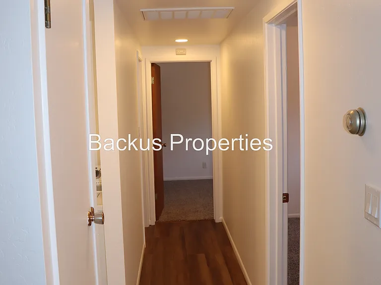 738 Carmelita Dr — Photo 6