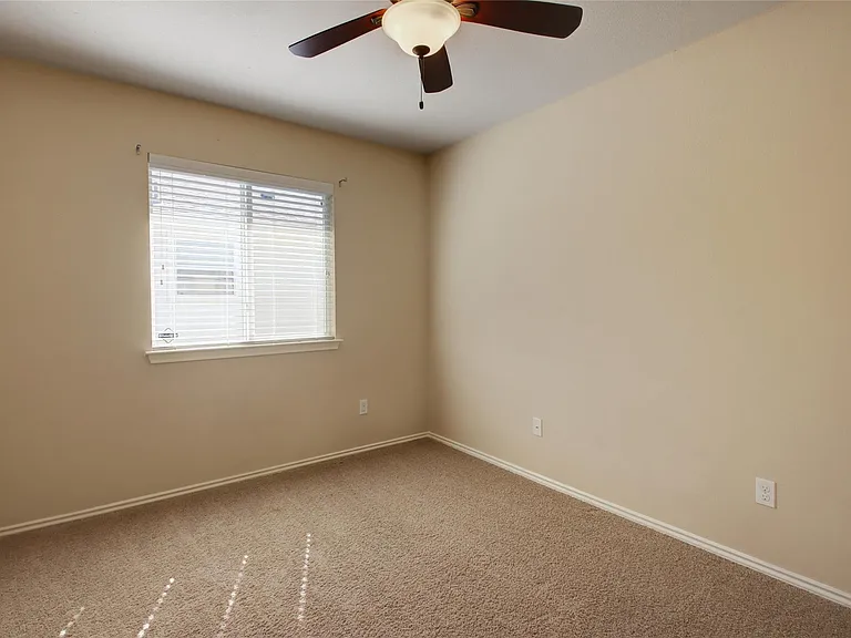 2731 Herrington Cv — Photo 30