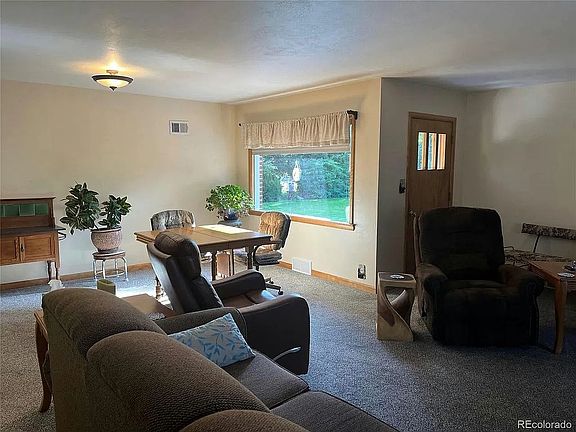 4th image of 1280 Donelan Ave