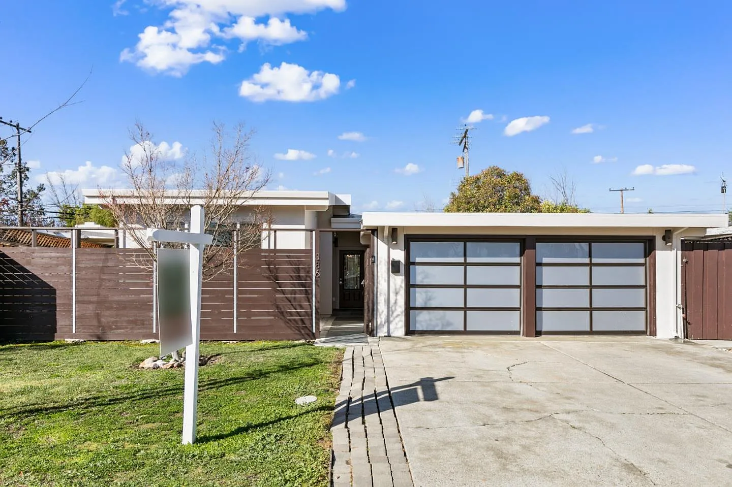 386 Hayes Ave photo 1