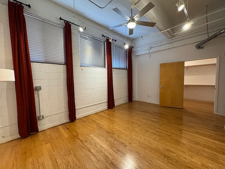 1339 S Flores St #107 — Photo 14