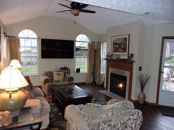 4th image of 275 Windemere Cir