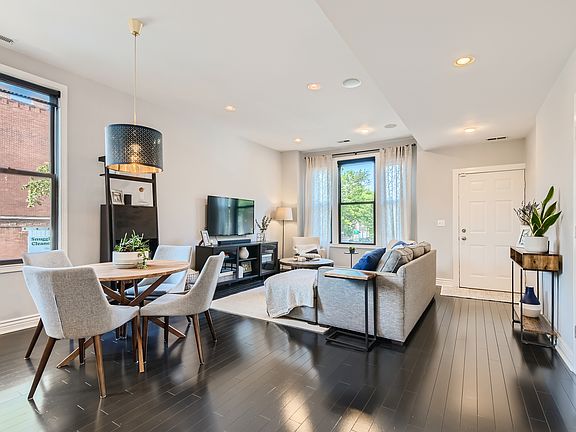 4th image of 3258 N Racine Ave #2