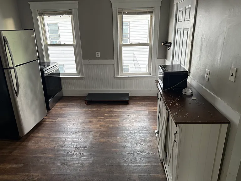 84 Florence St #3 — Photo 8