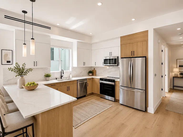 5022 Cahuenga Blvd — Photo 8