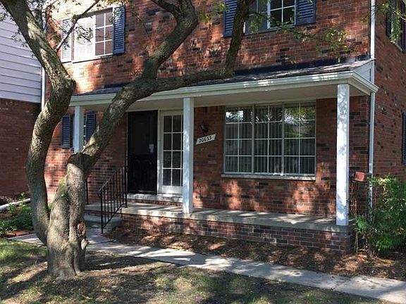 2nd image of 20633 Williamsburg Ct #13
