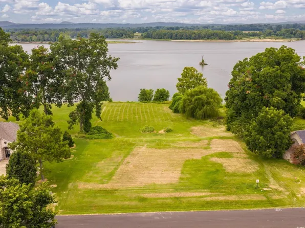 20 River Road Dr W, Mayflower, AR 72106