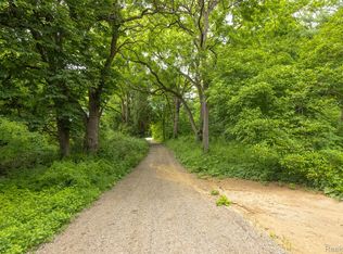 8990 Winans Lake Rd, Brighton, MI