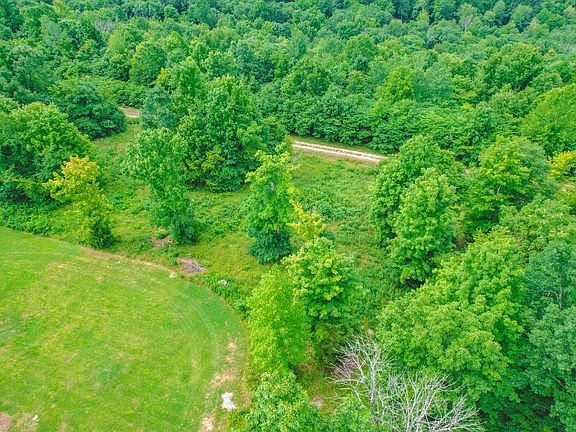 3rd image of 27 Green Meadow Ln