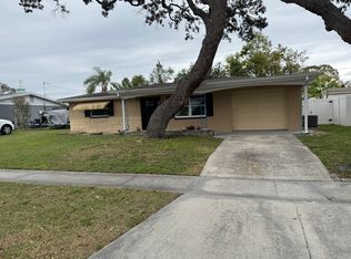 1722 Colmar Dr, Holiday, FL 34690