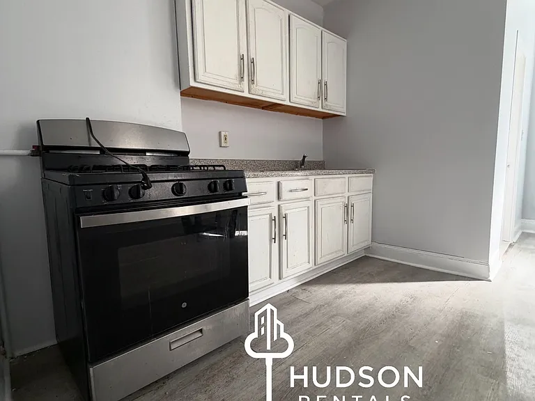 34 Clerk St #1L — Photo 1