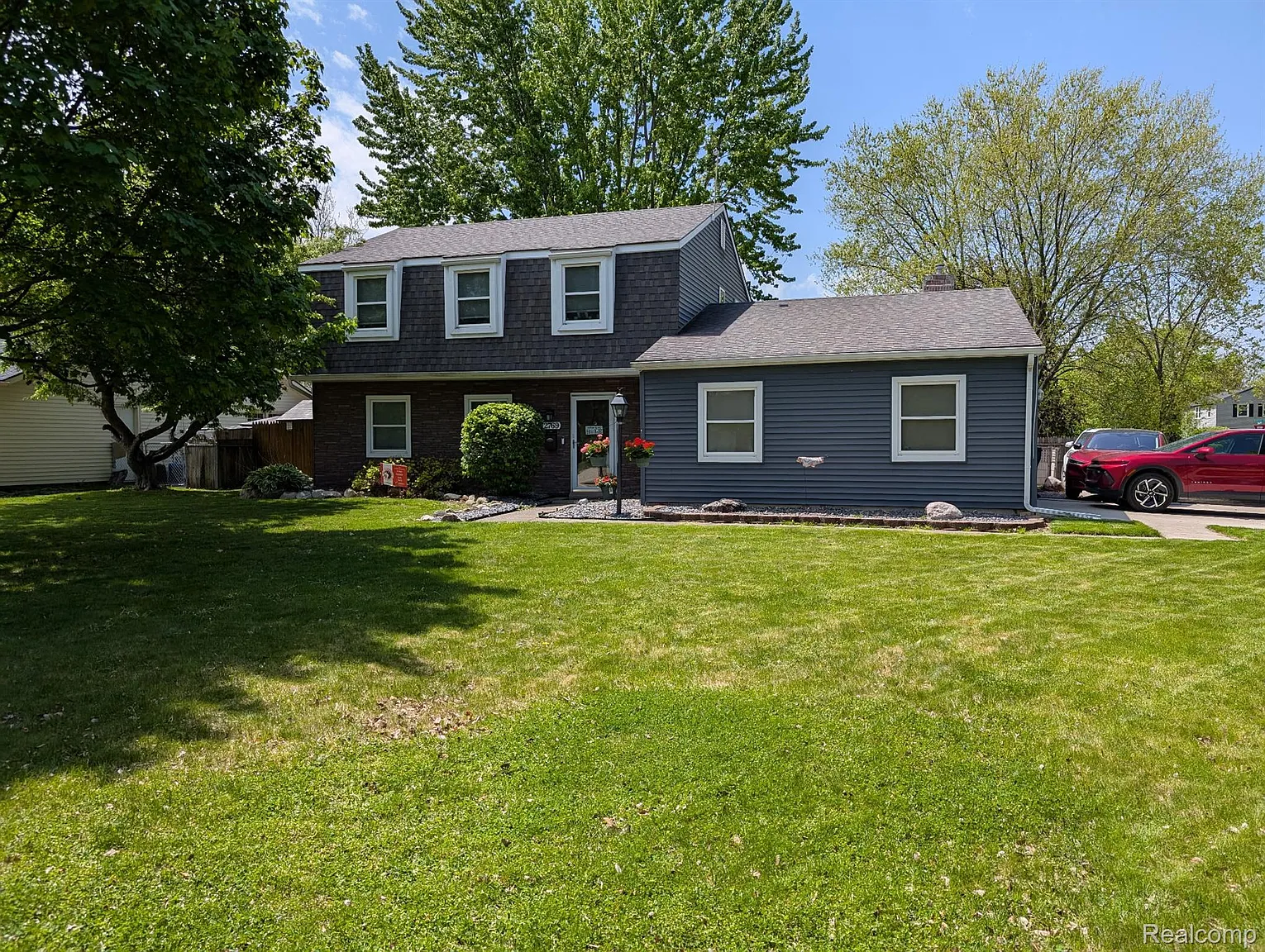 2769 Renshaw Dr photo 1