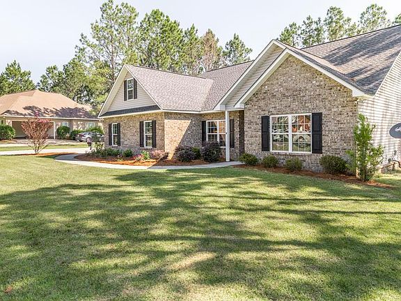 5th image of 609 Live Oak Way